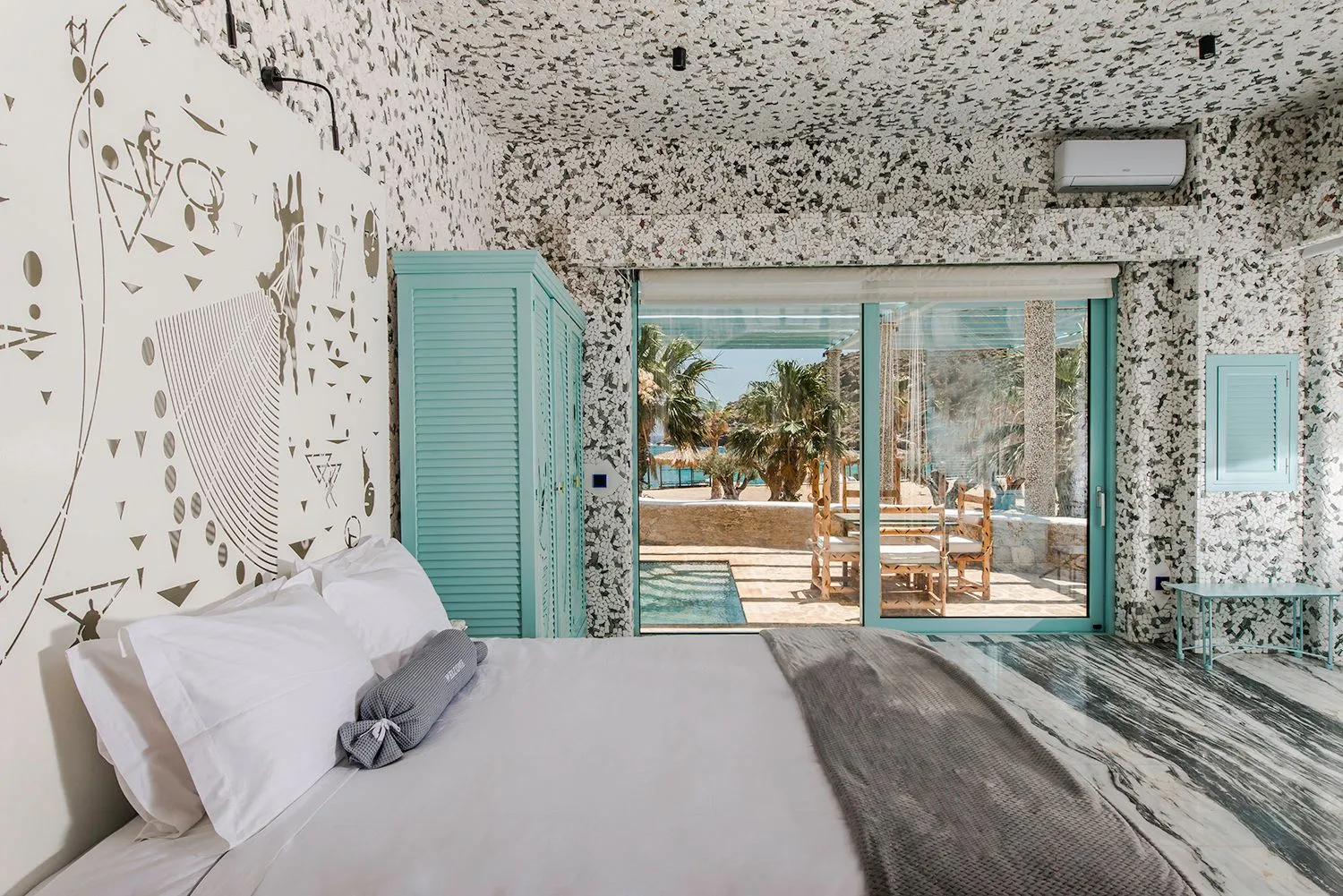 Beachfront Suite