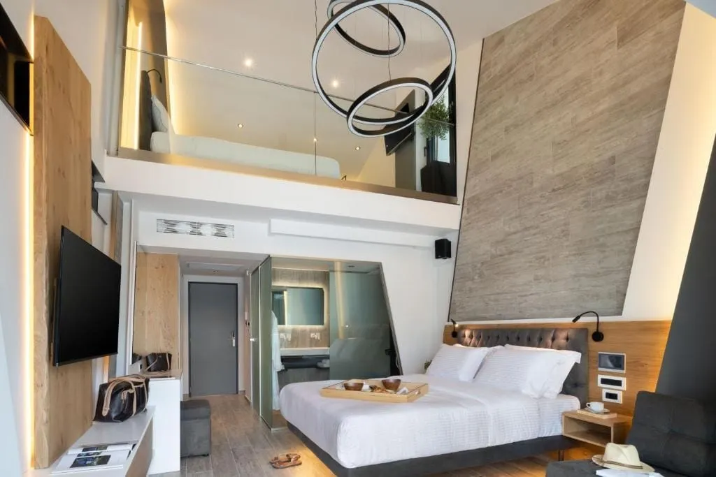 Executive Suite Pool View