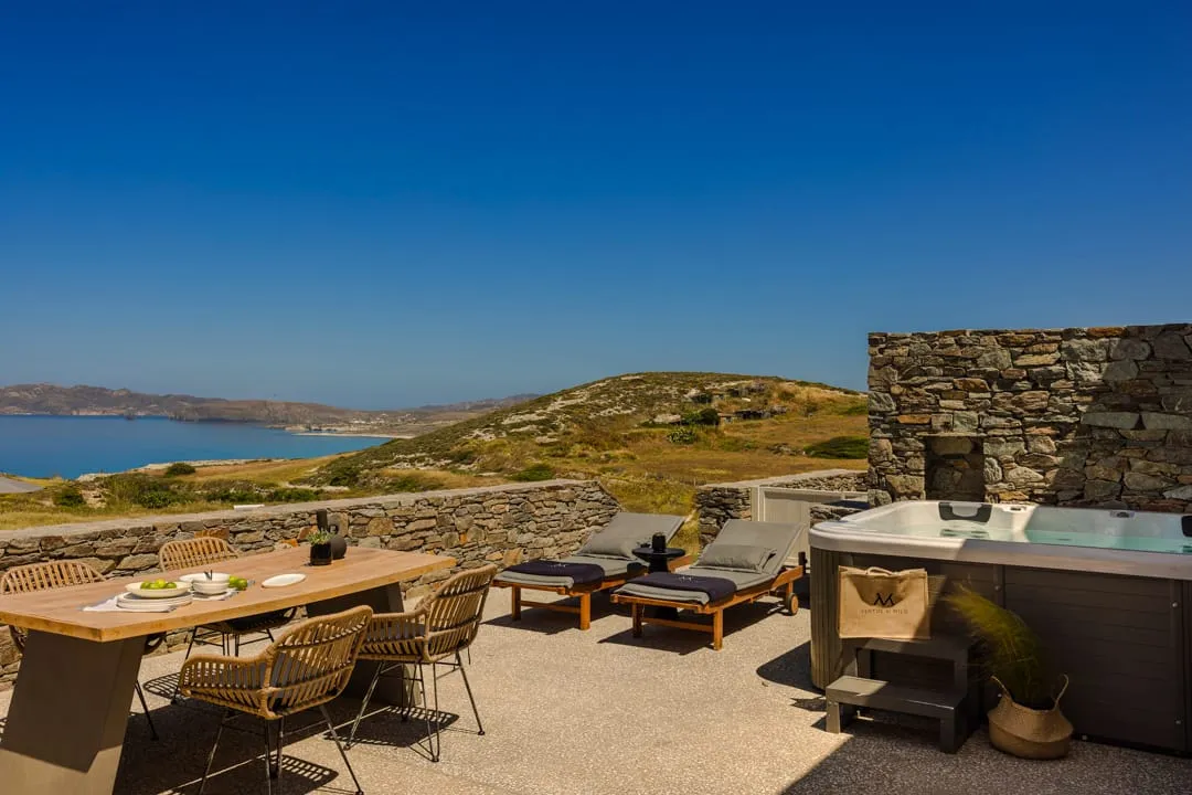 Open Space Exclusive Suite Sea View with Hot Tub
