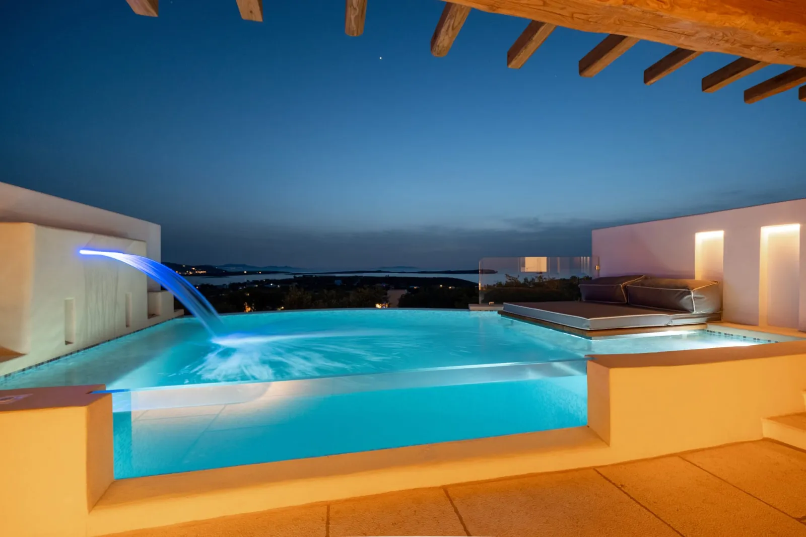 Unique Suite with Infinity Private Pool and Sea View - ANNEX
