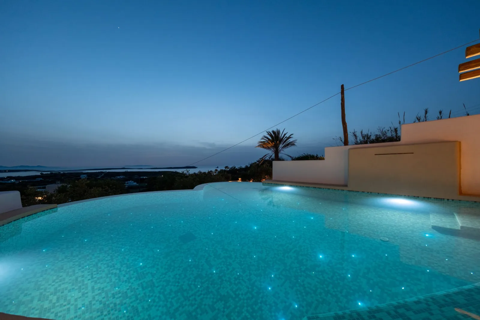 Heart Pool Suite with Sea View - ANNEX