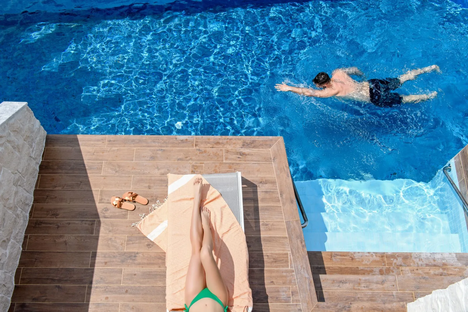 Sharing Pool Deluxe
