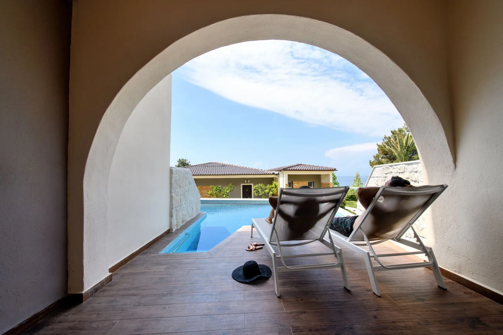 Sharing Pool Deluxe