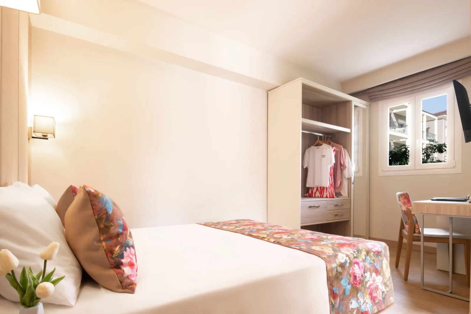 Deluxe One Bedroom Family Room
