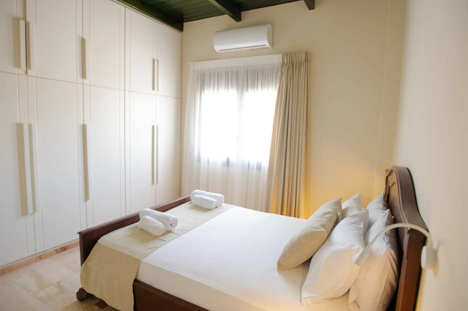 Deluxe 2 Bedroom Suite with Upper Floor & pool view/Onix