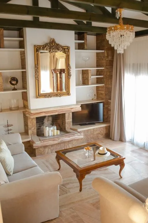 Luxury 3 Bedroom Suite with pool view/Fedra