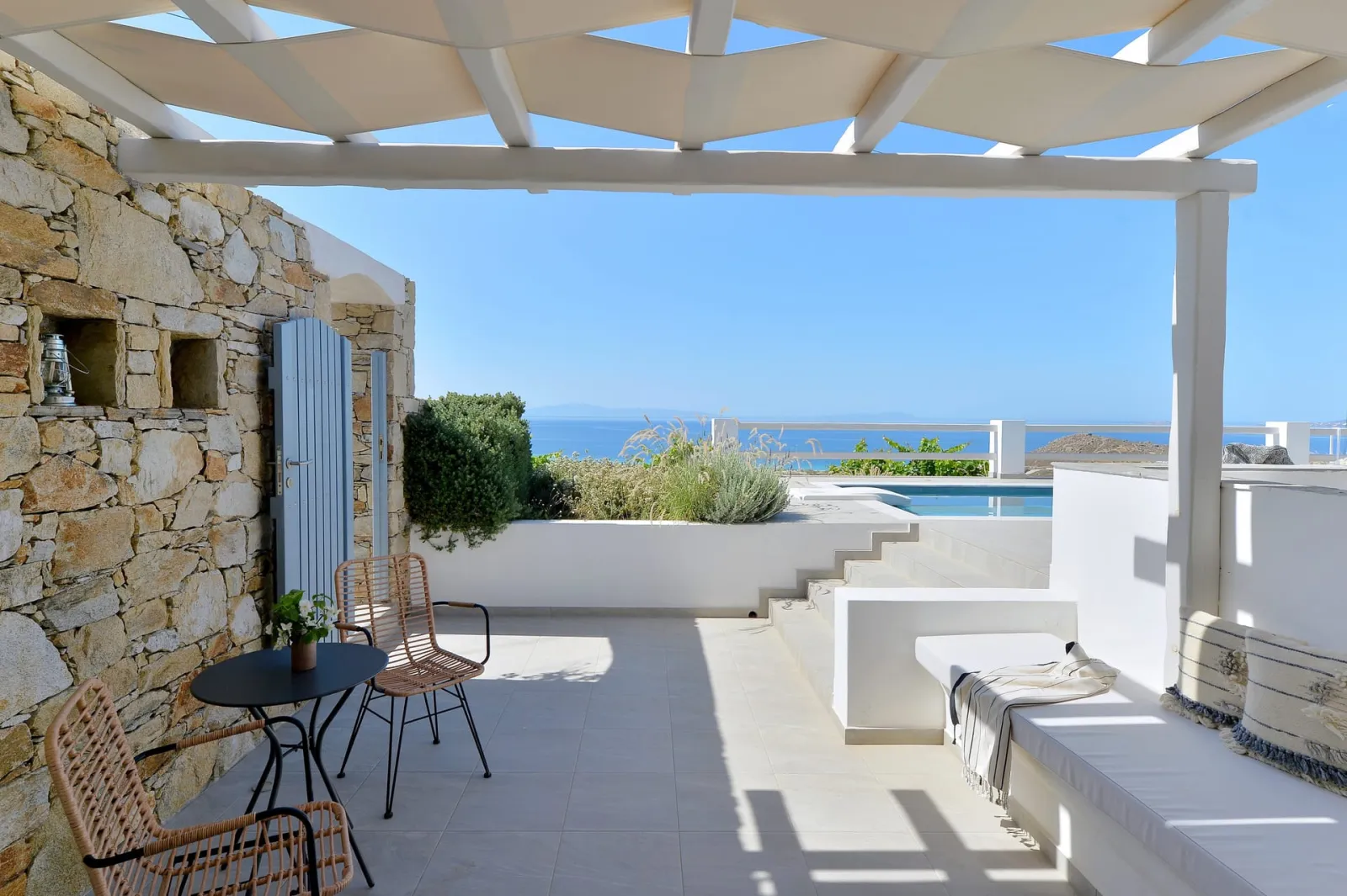 2-Room Sea View Suite with Private Pool