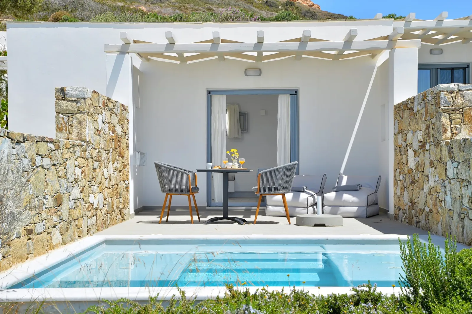 Sea View Suite with Jet Tub - Pool