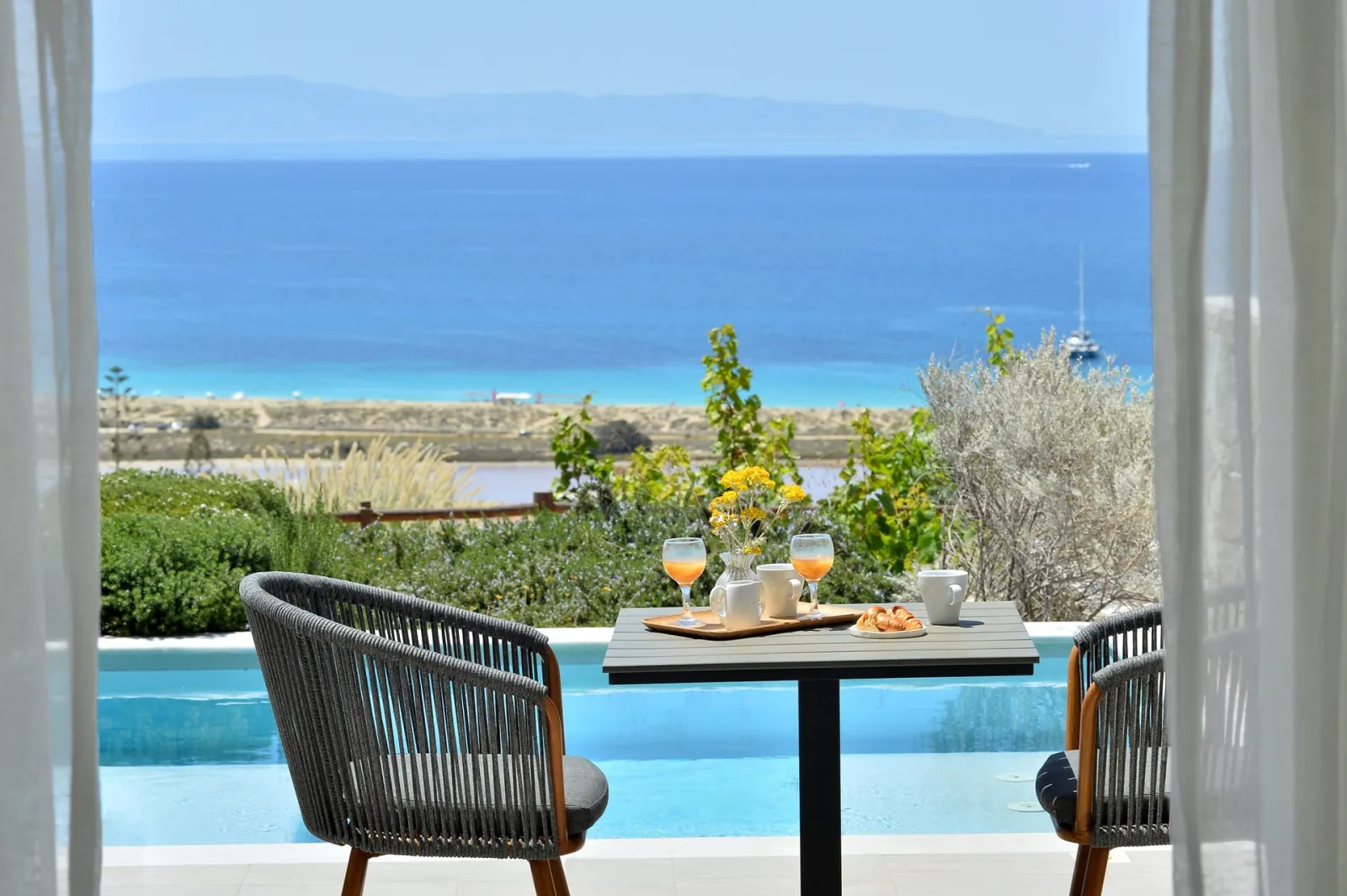 Sea View Suite with Jet Tub - Pool