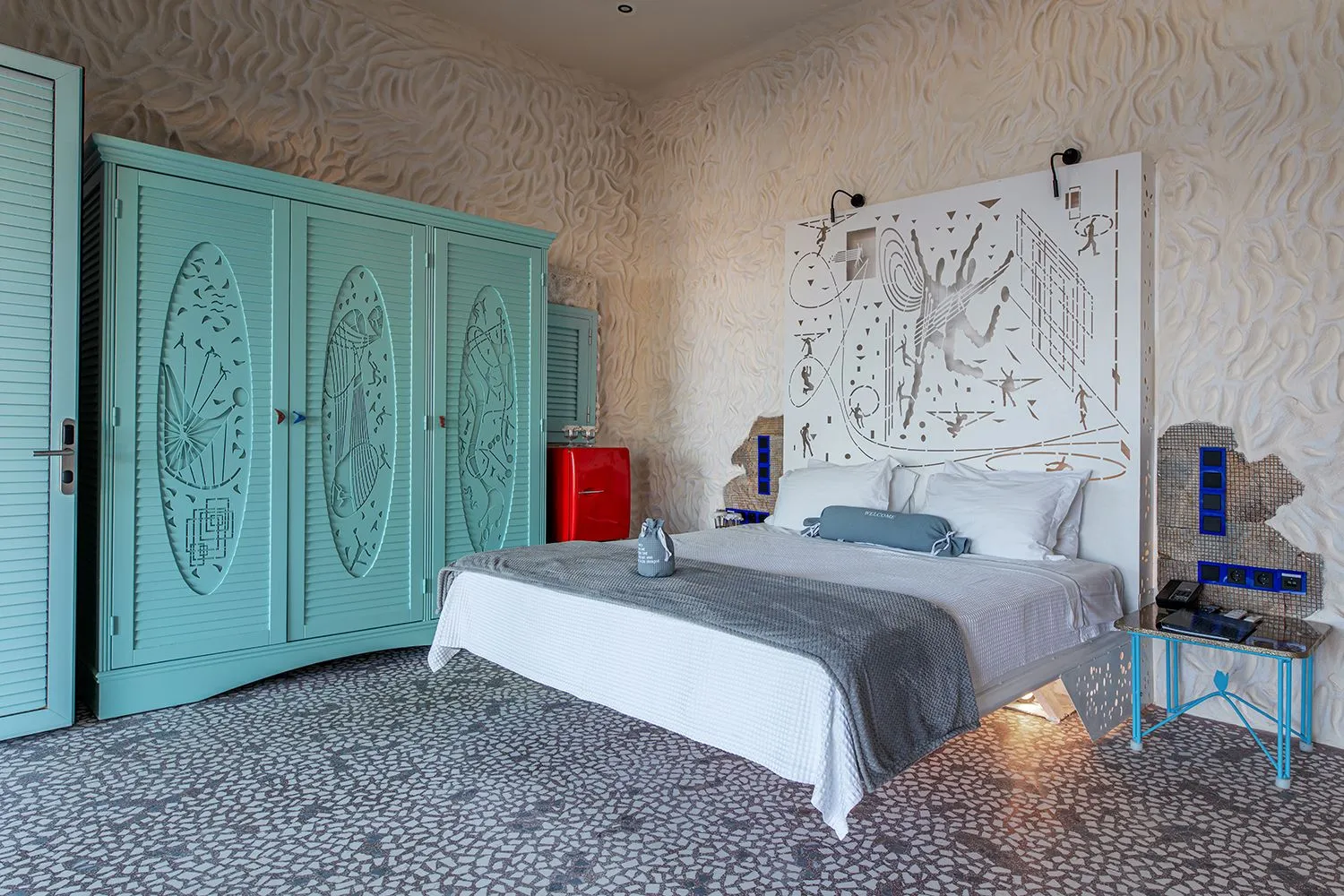 Junior Sea View Suite With Pond