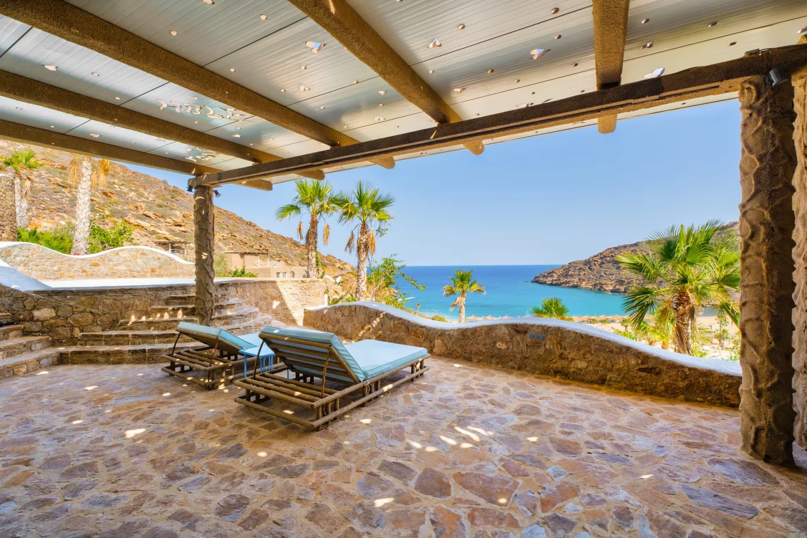 Junior Sea View Suite With Pond