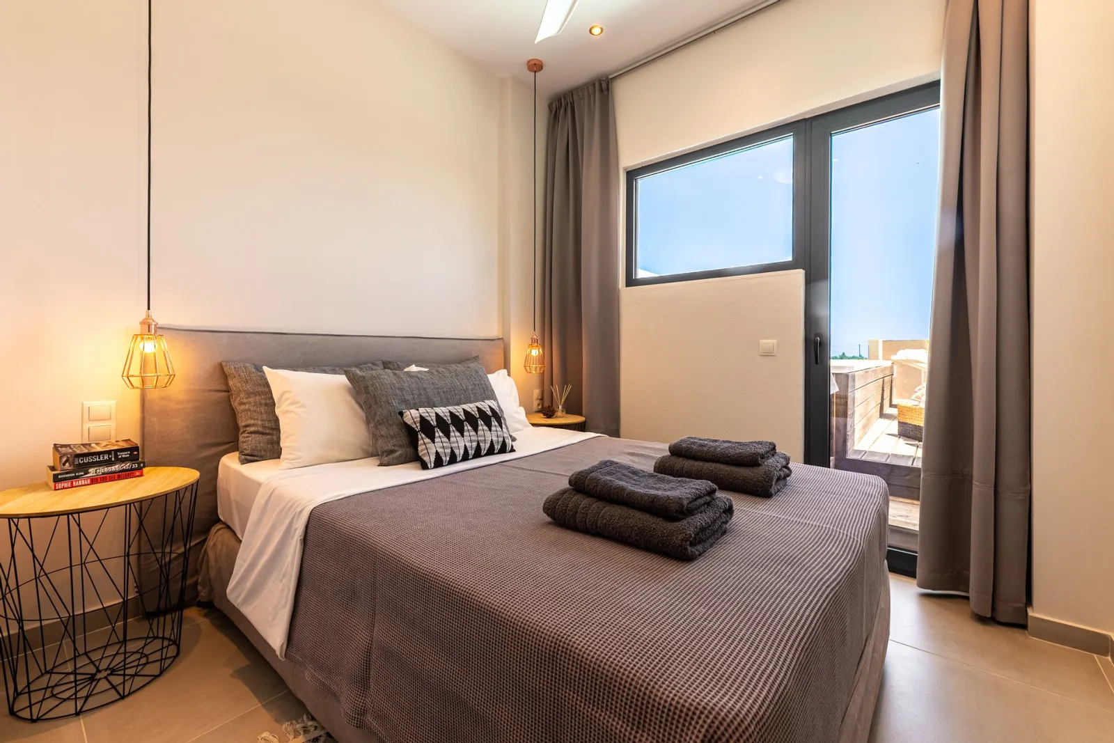 Suite White Gea with Private Pool