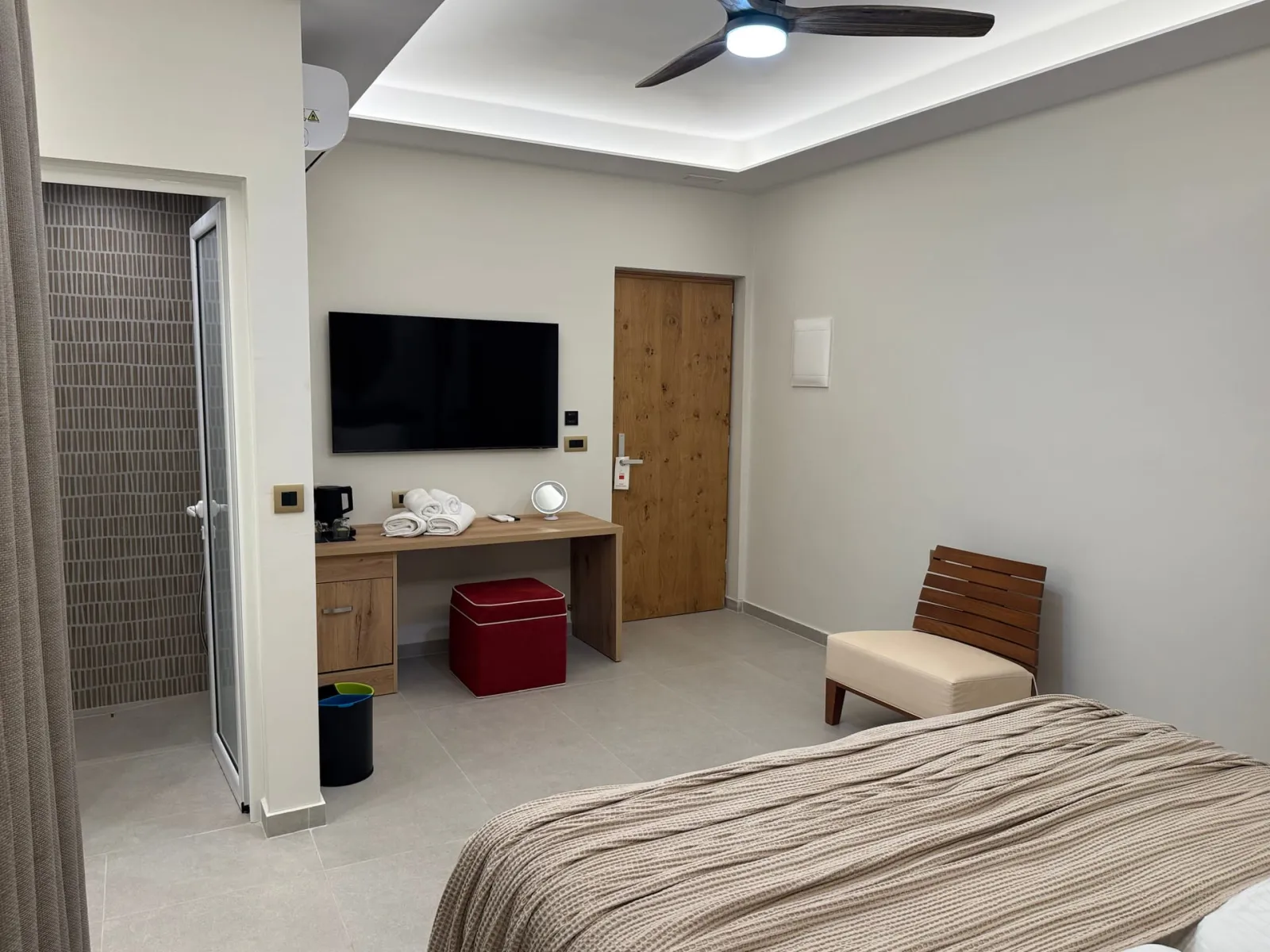 Executive Double Room with Partial Sea View