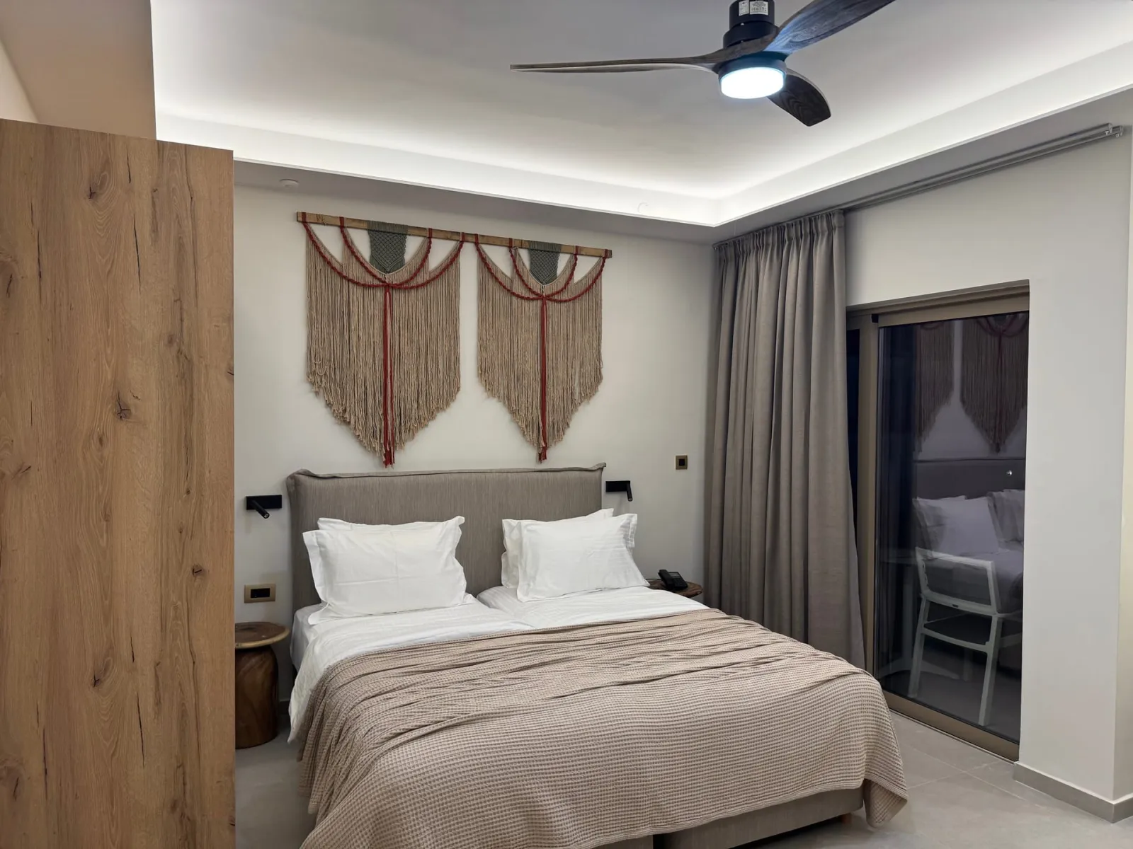 Executive Double Room with Partial Sea View