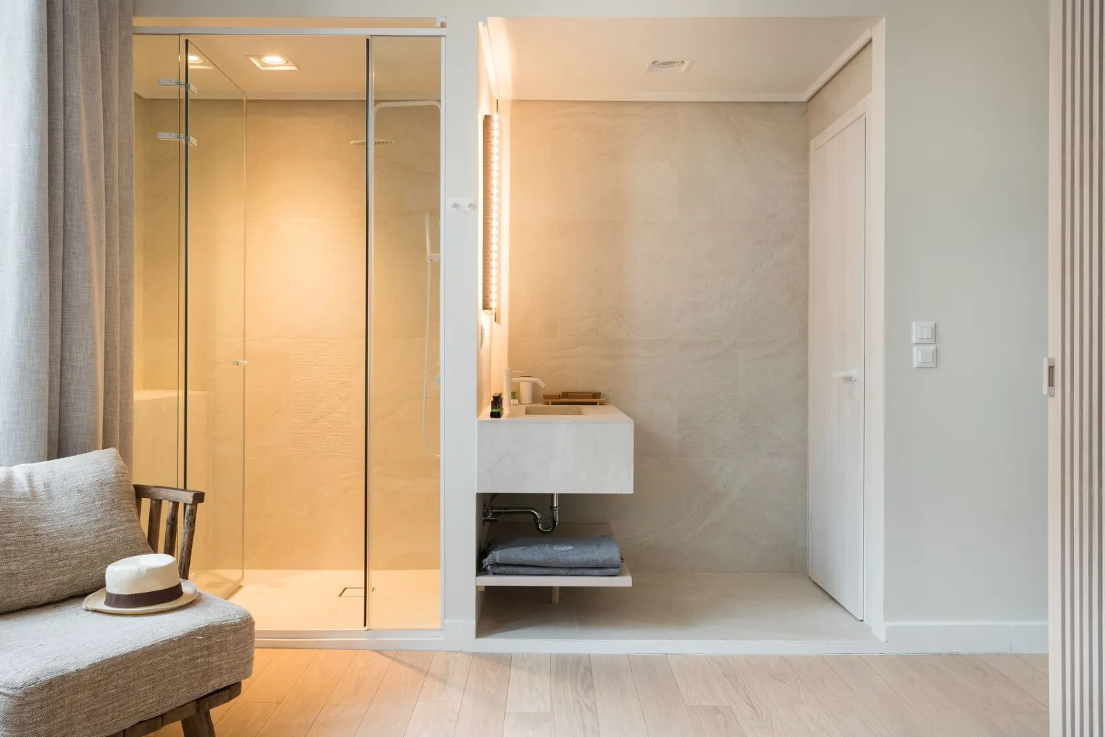 Deluxe Suite with Balcony & City View
