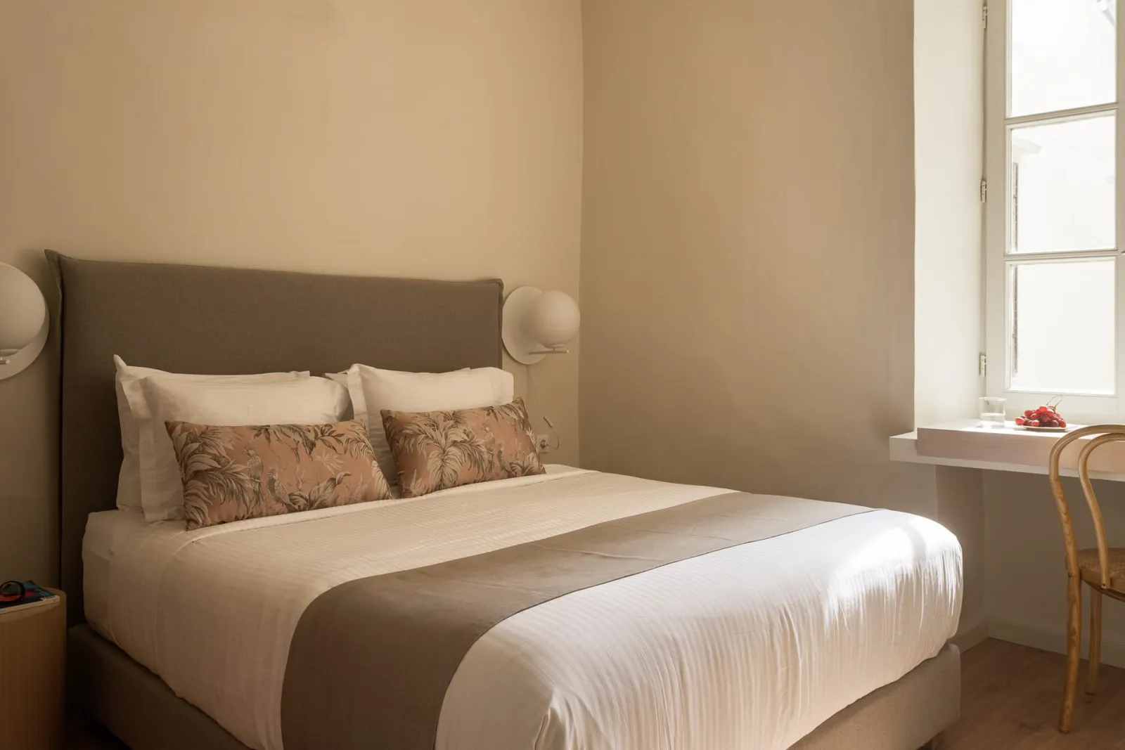 Signature Suite with Balcony &amp; City View