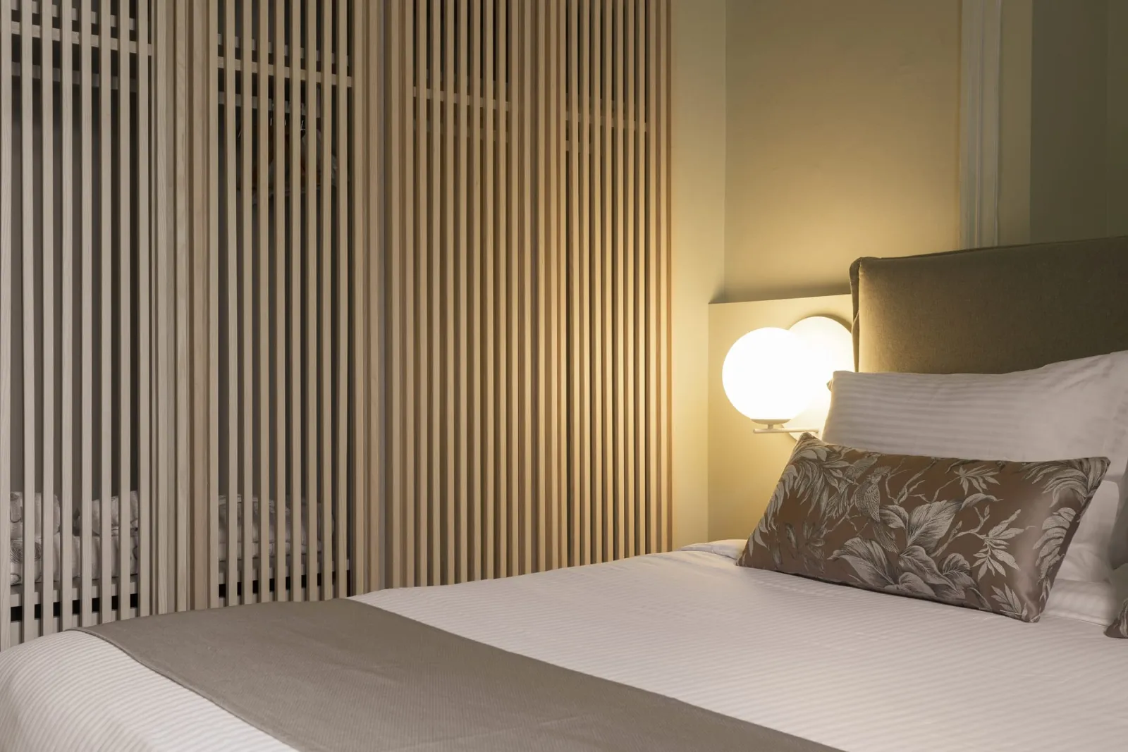 Signature Suite with Balcony &amp; City View