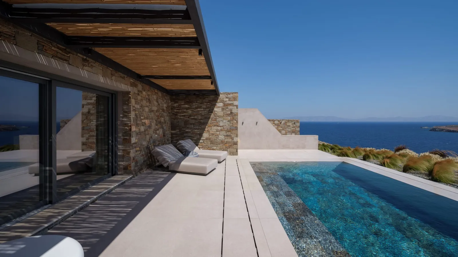 Suite with Private Heated Pool &amp; Sea View