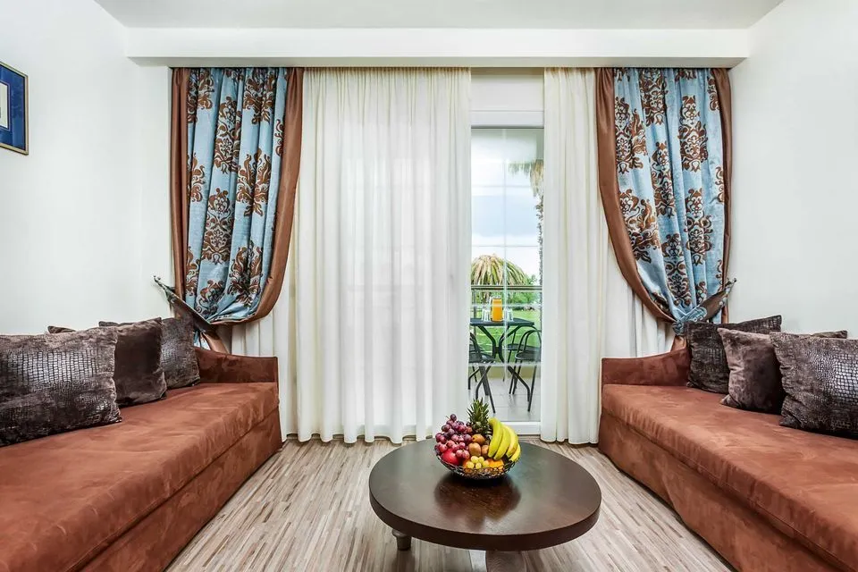 Family Room Garden View