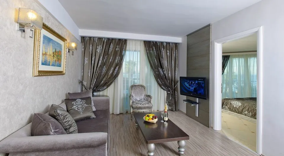 Deluxe Suite Sea View