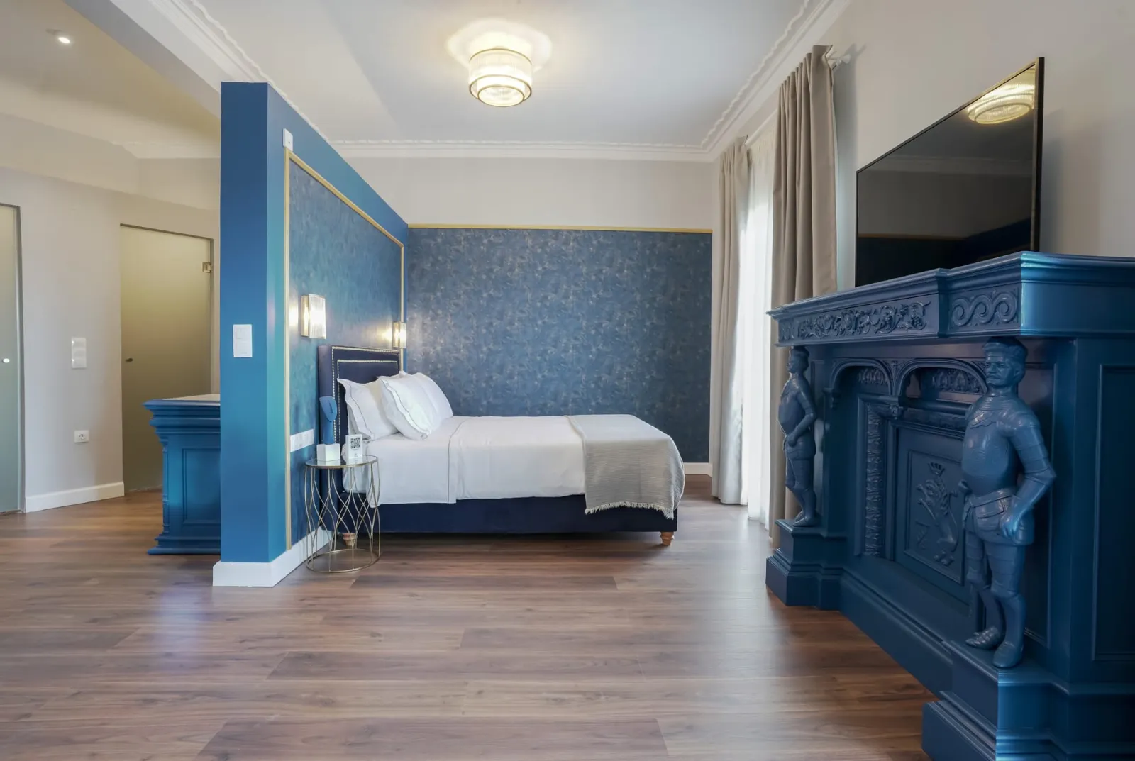 MORA Signature Suite with Sea View