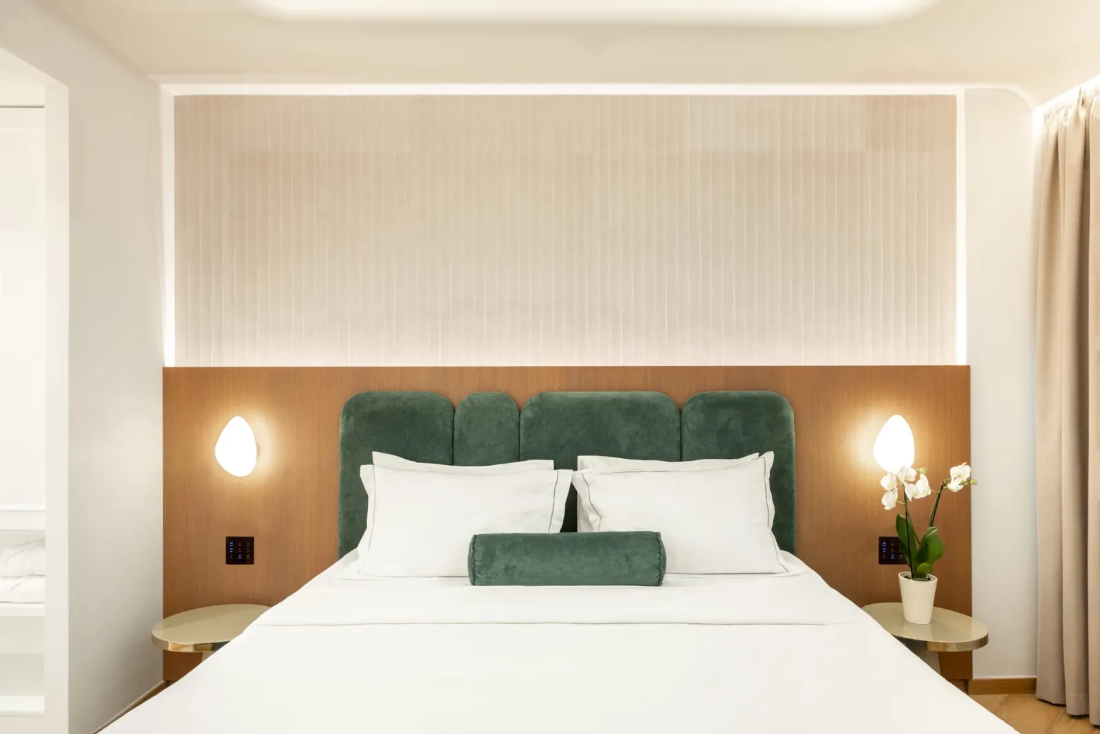 Legacy Deluxe Suite