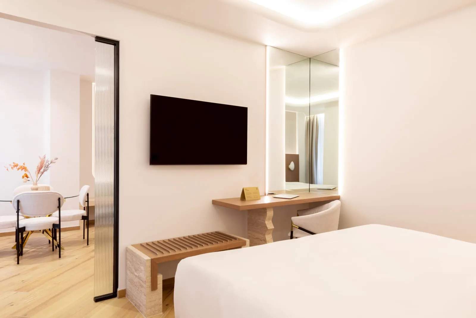 Legacy Deluxe Suite