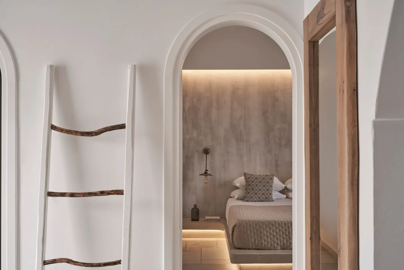 Deluxe One Bedroom Suite With View and Jacuzzi
