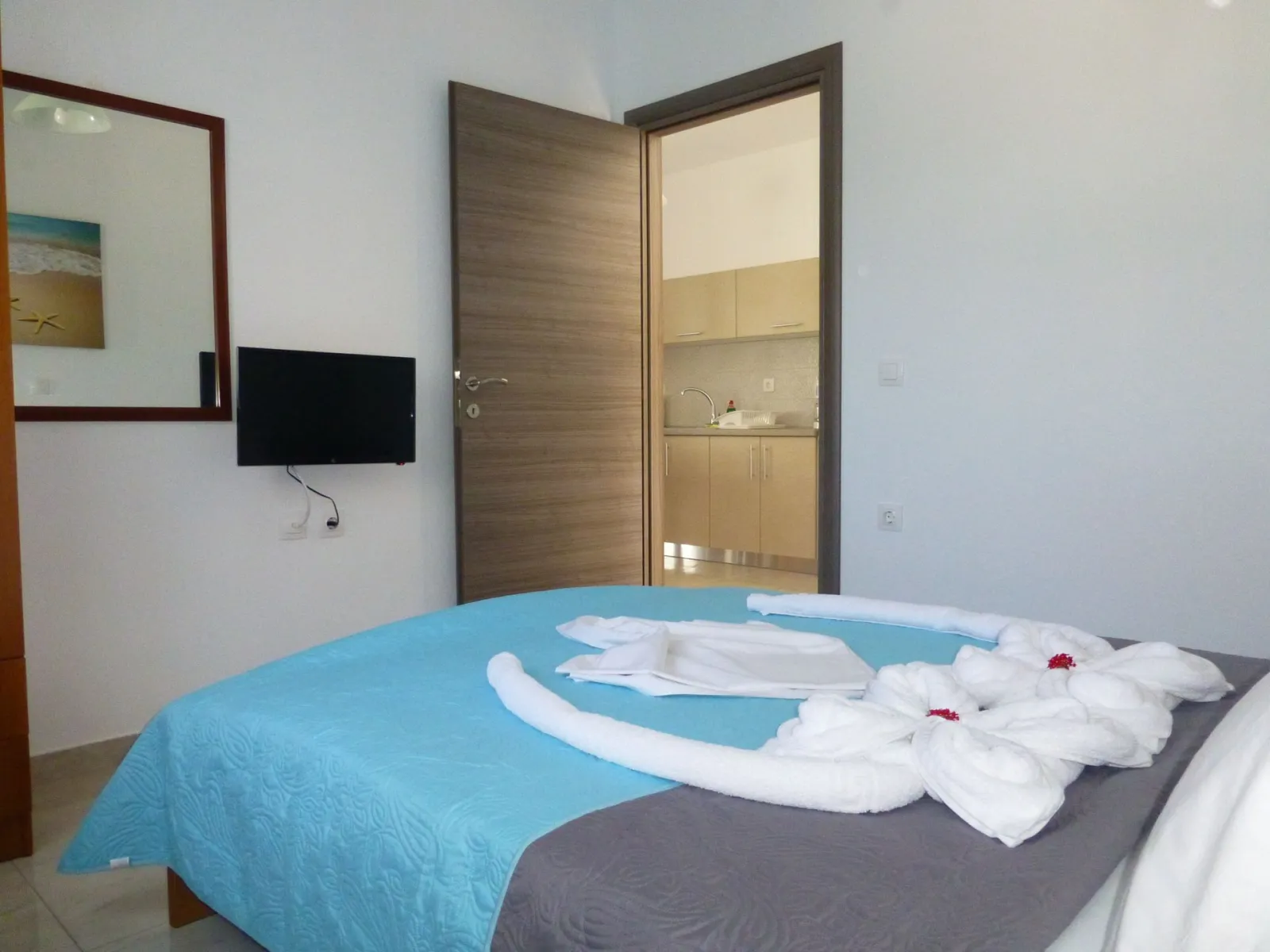 Superior One Bedroom Apartment [1]