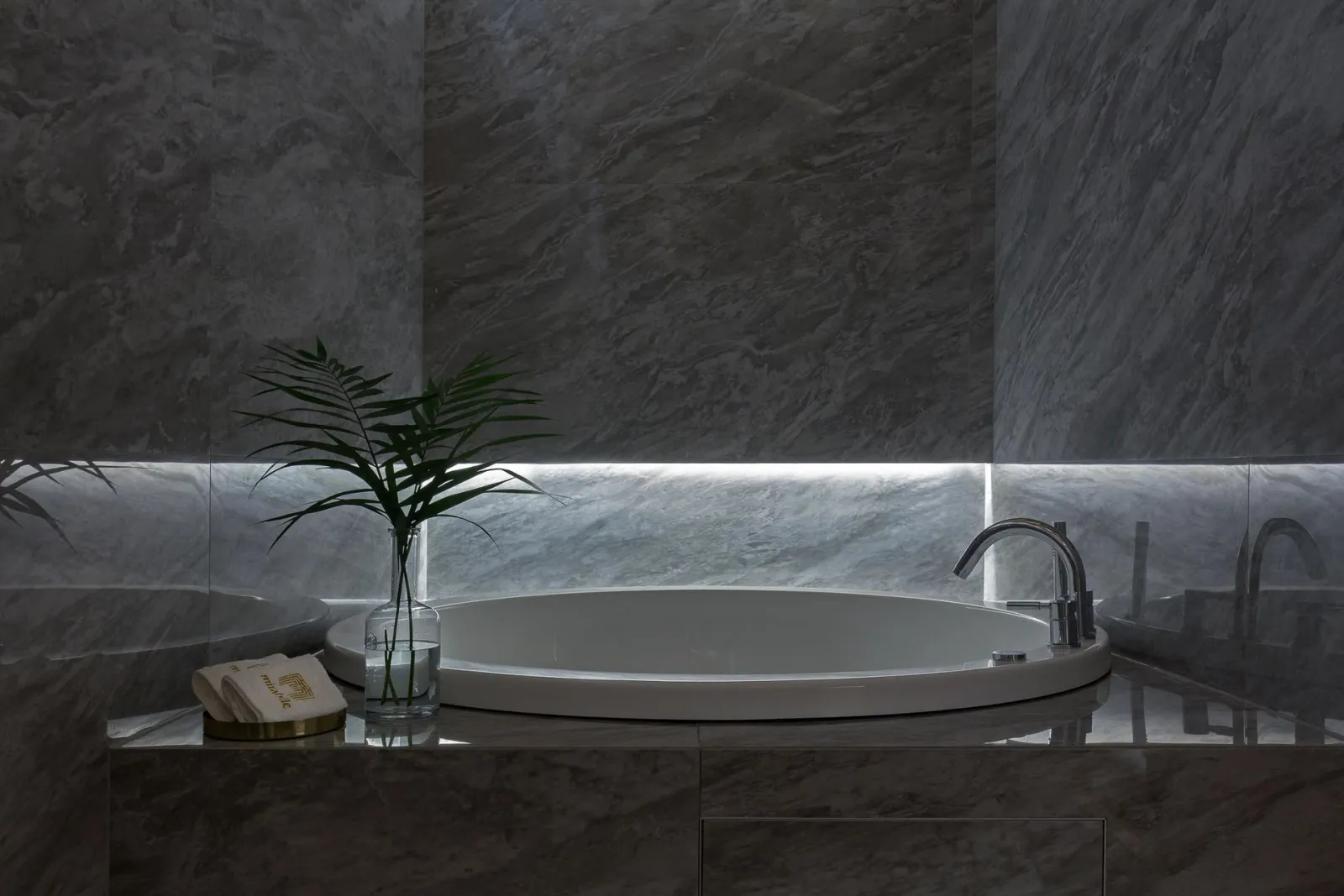 Duplex suite with spa bath (Morganite) | 33m2