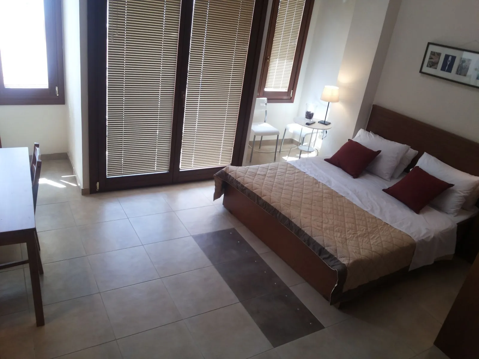 No4 - Studio with Sea View - Split Level