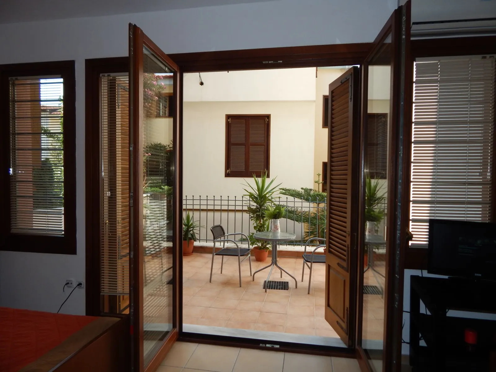 No5 - Studio with Terrace
