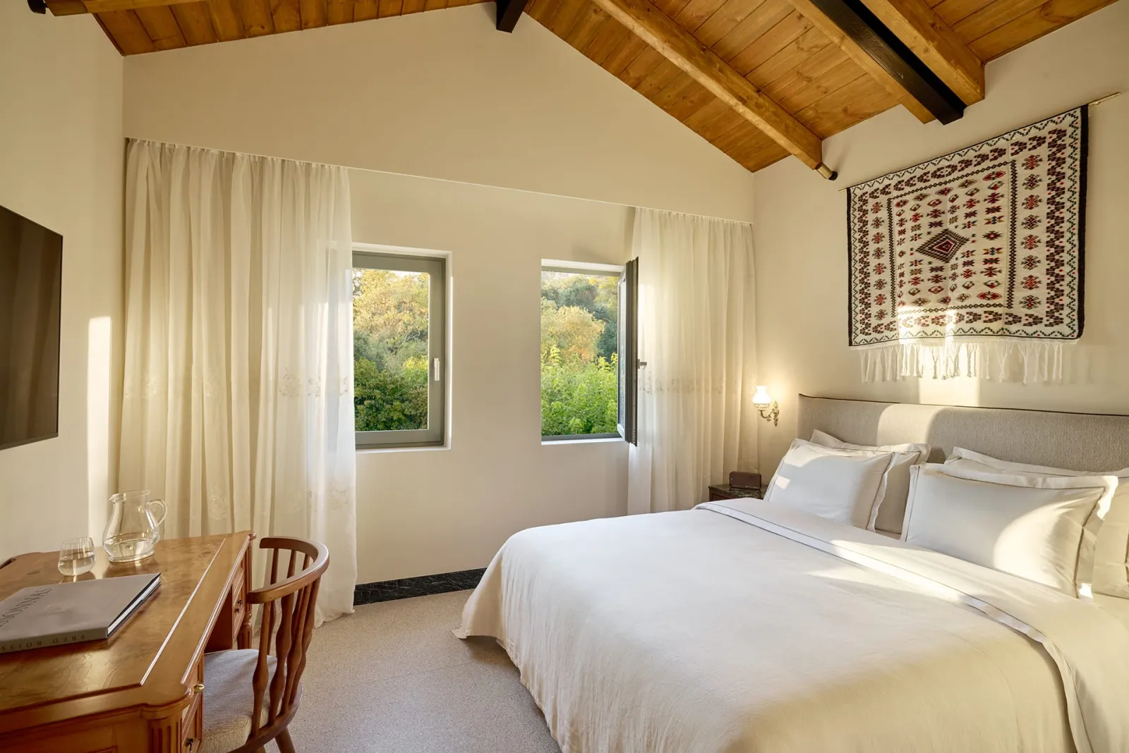 Beachfront Panorama Suite with Jet Tub