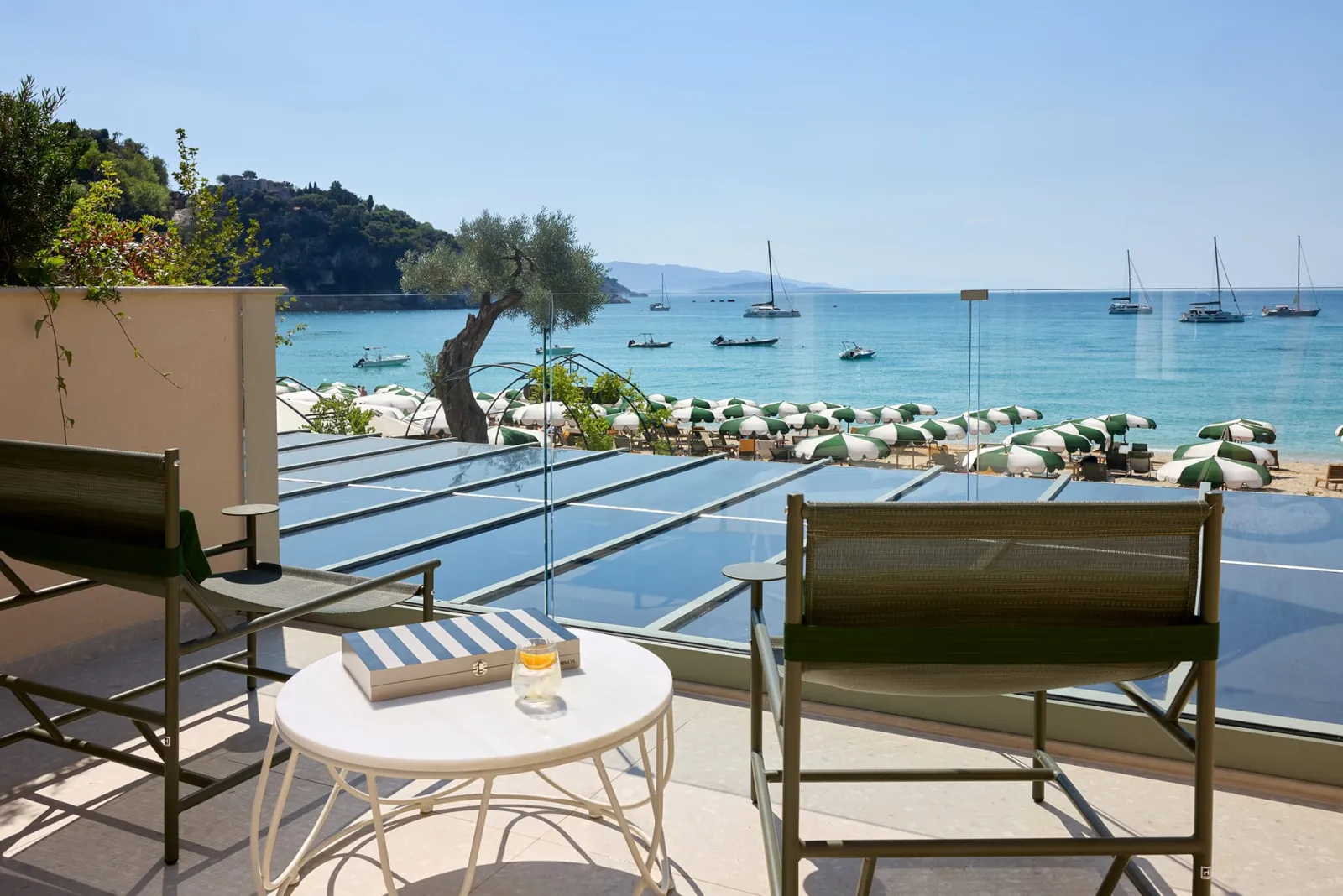 Beachfront Maison Suite with Private Pool
