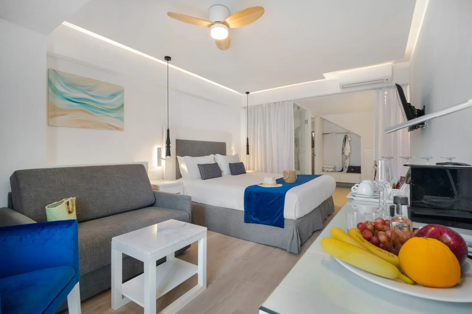 Lower Ground Level Suite with Plunge Pool
