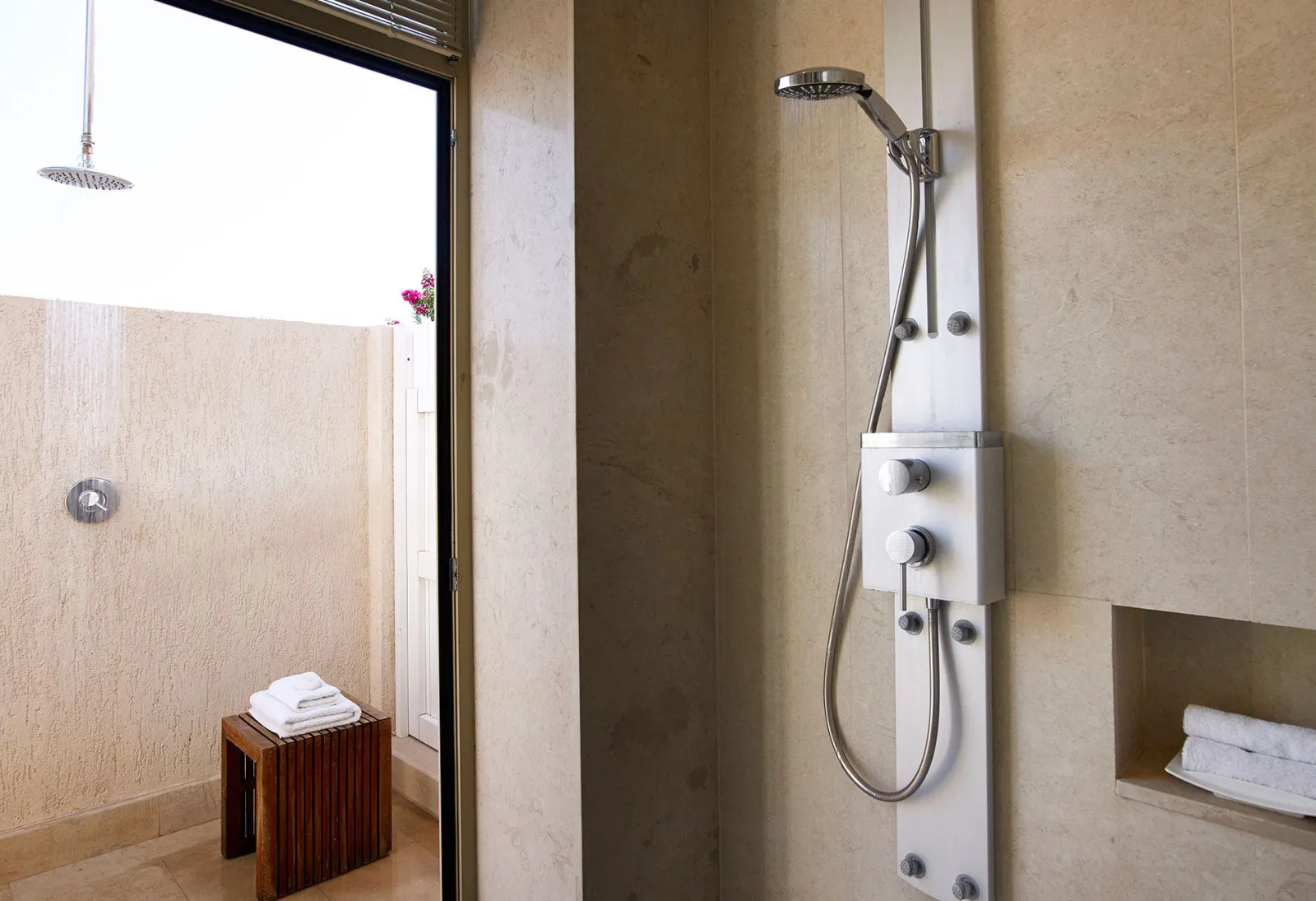 2 Bedroom Suite Partial Sea View with Beach Cabana