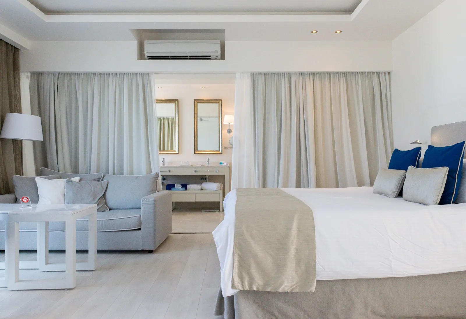 2 Bedroom Suite Partial Sea View with Beach Cabana