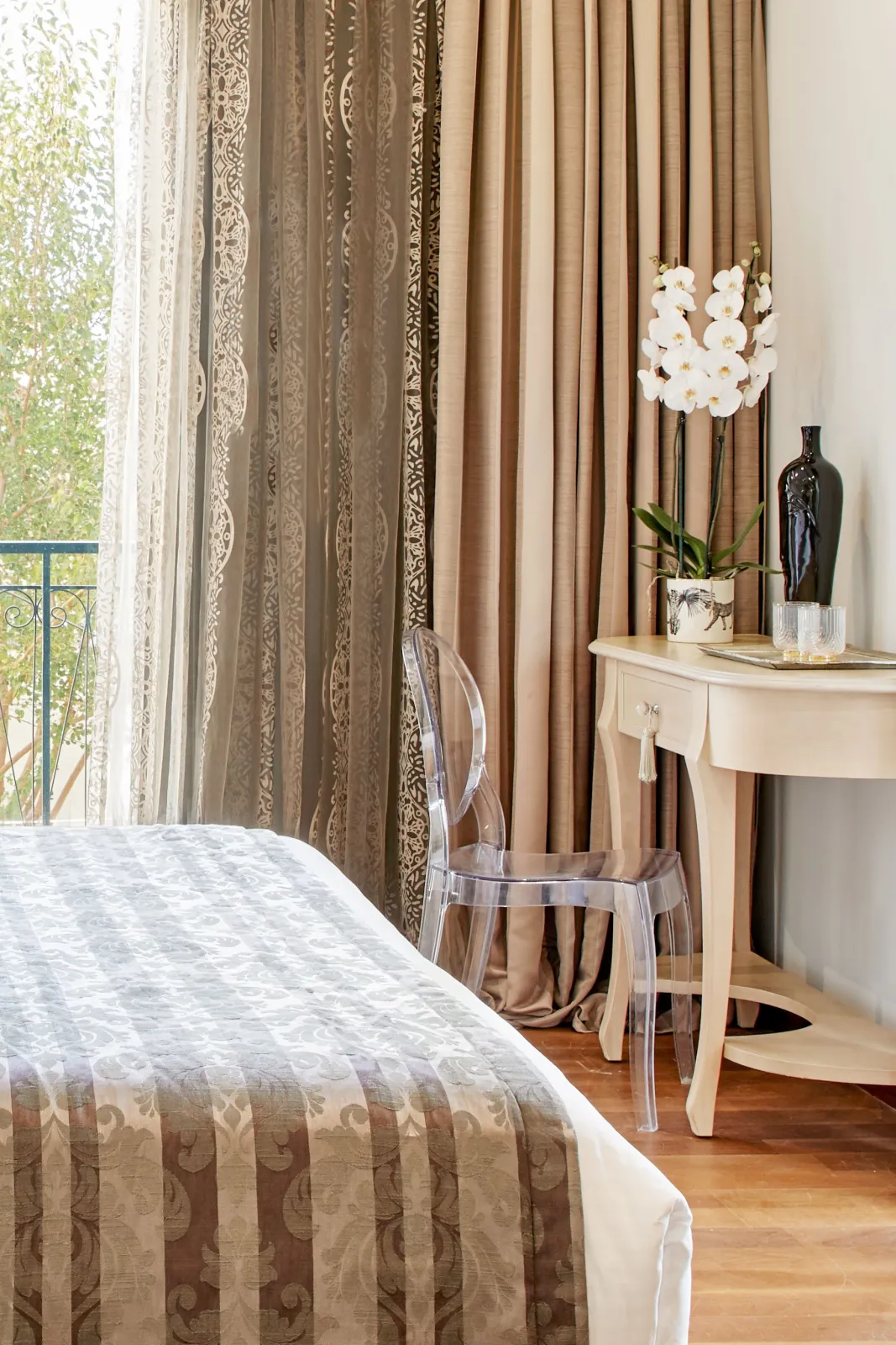 Deluxe One Bedroom Suite