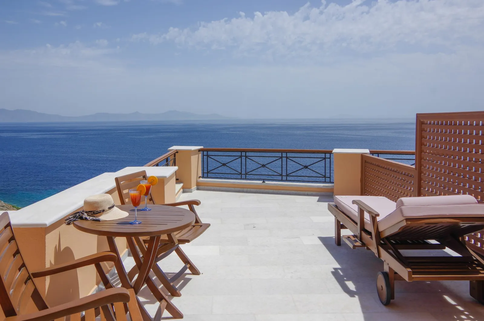 Mr and Mrs Junior Suite sea view with magnificent Terrace