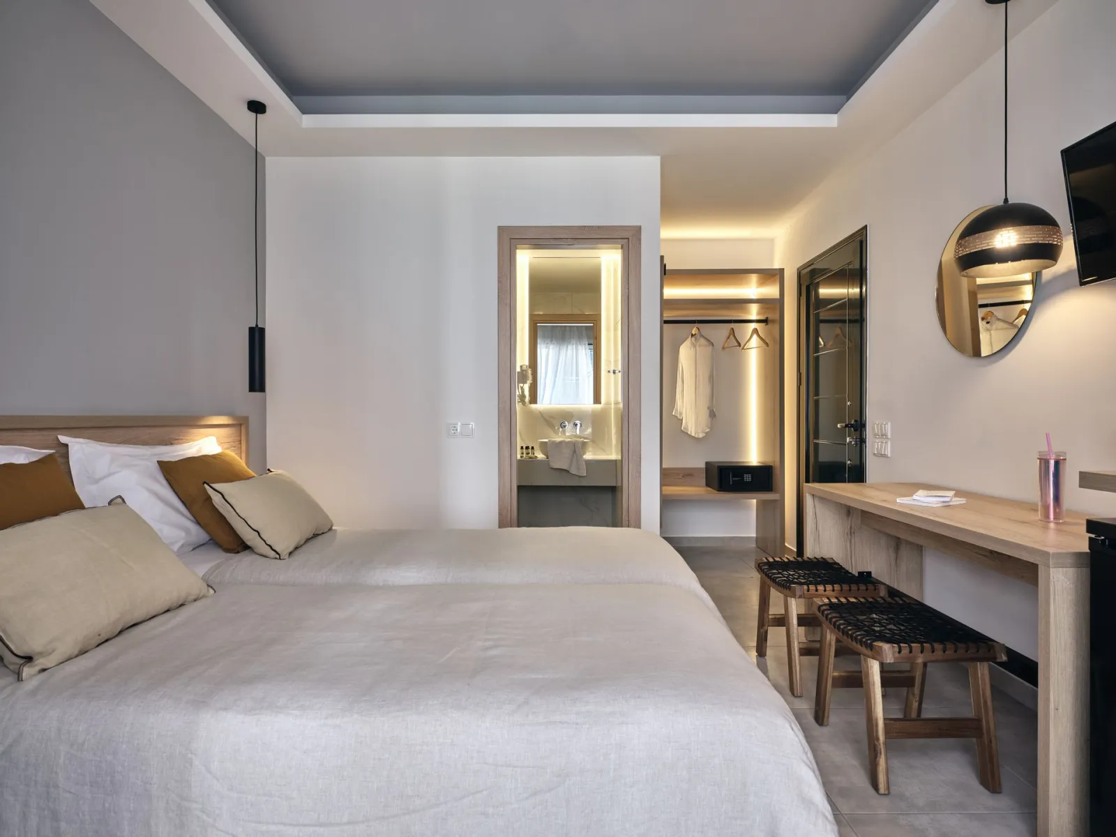 Deluxe Double or Twin Studio