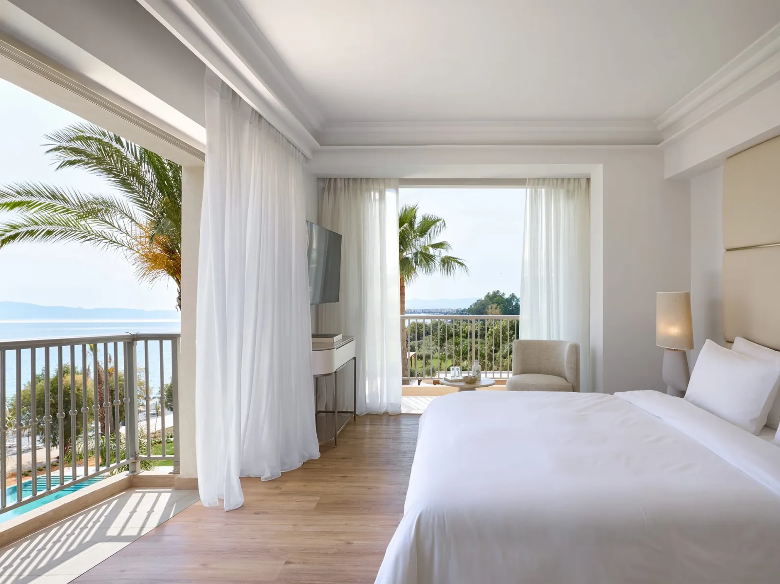 Deluxe Suite Seafront