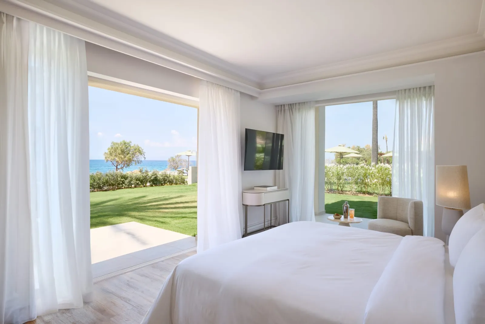 Deluxe Suite Sea Front Palm Gardens