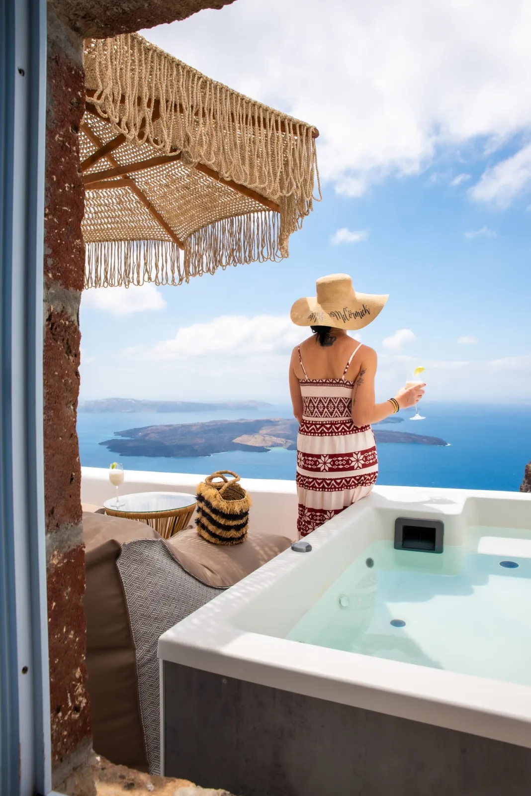 El Verano Sunset | Suite with Outdoor Jacuzzi Caldera View
