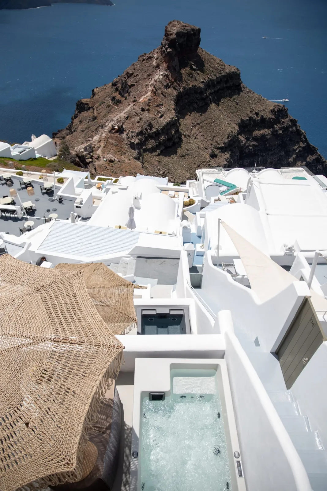El Verano Sunset | Senior Suite with Outdoor Jacuzzi Caldera View