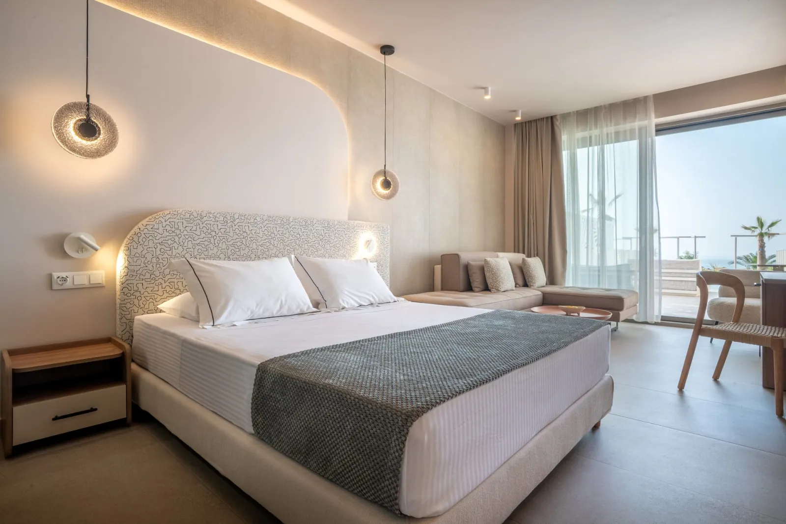 Junior Deluxe room with private pool