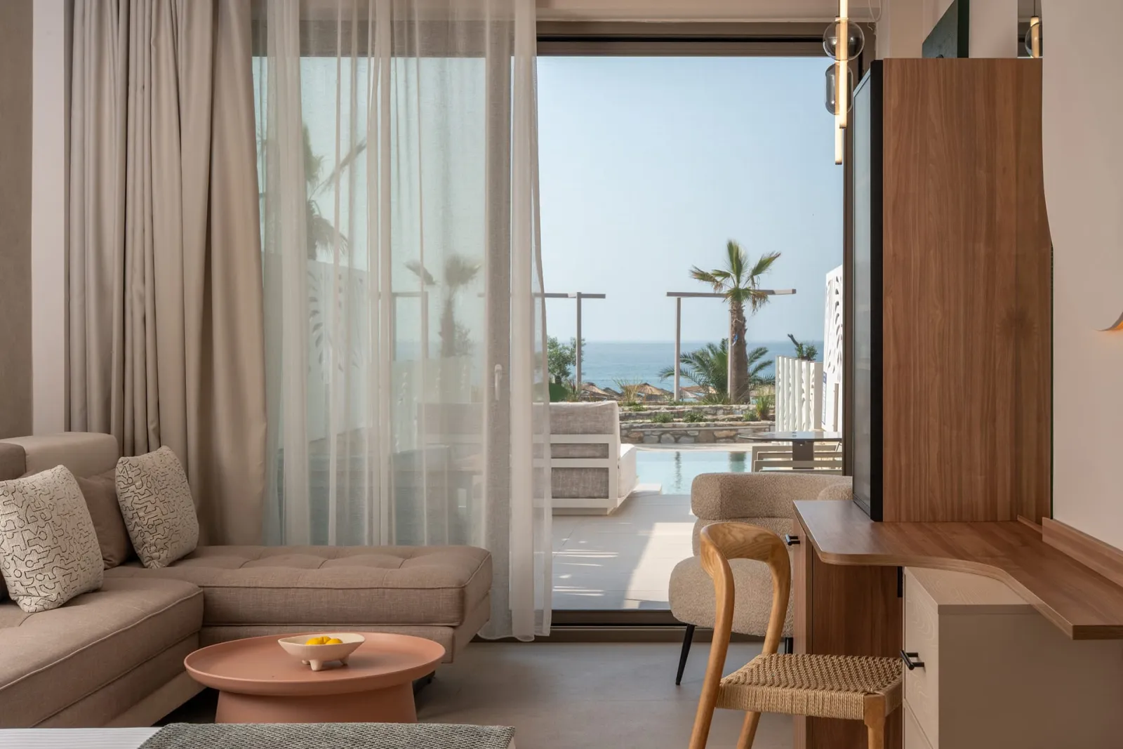 One bedroom deluxe junior suite with private pool