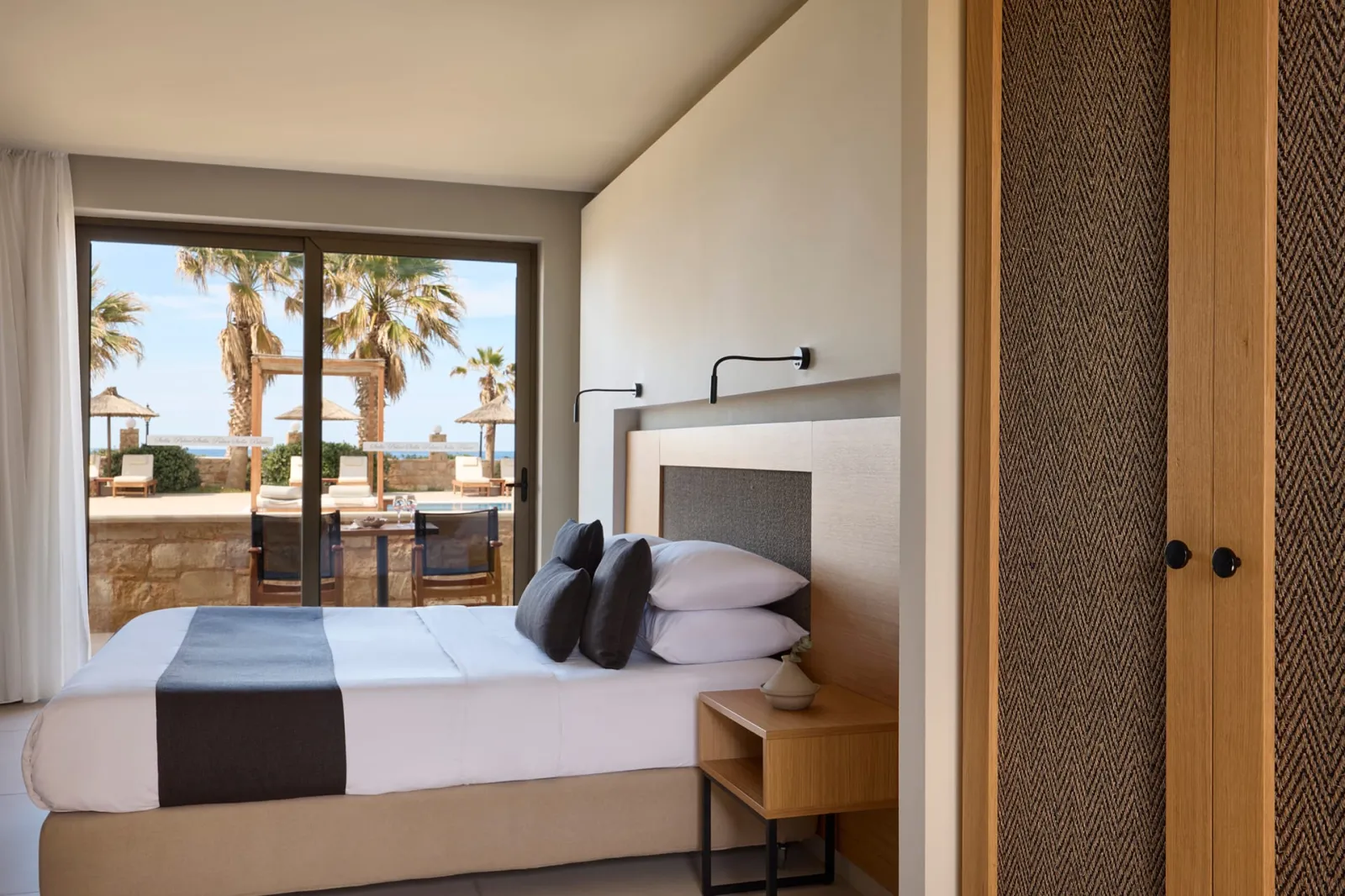Superior Room with Sea View and Sharing Pool