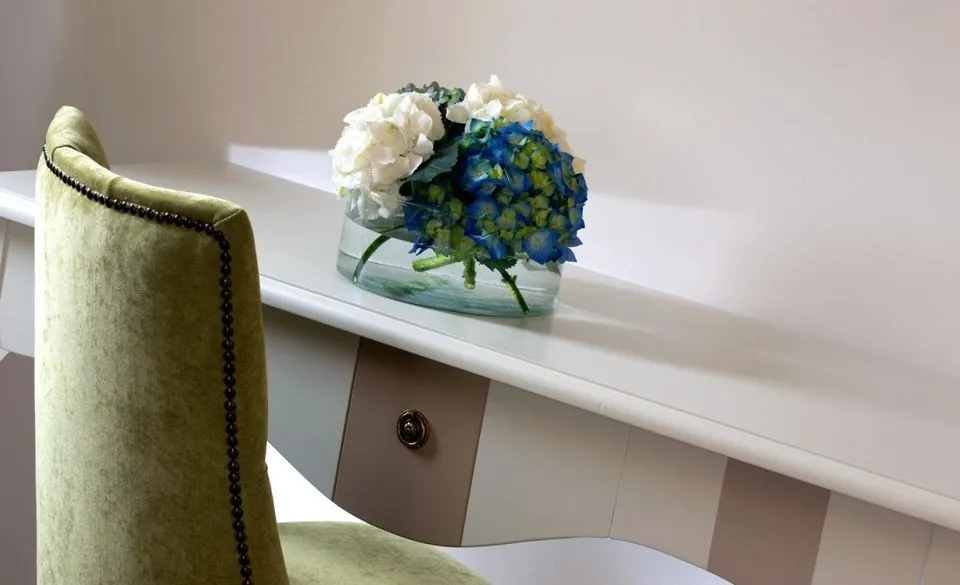 Superior One Bedroom Apartment