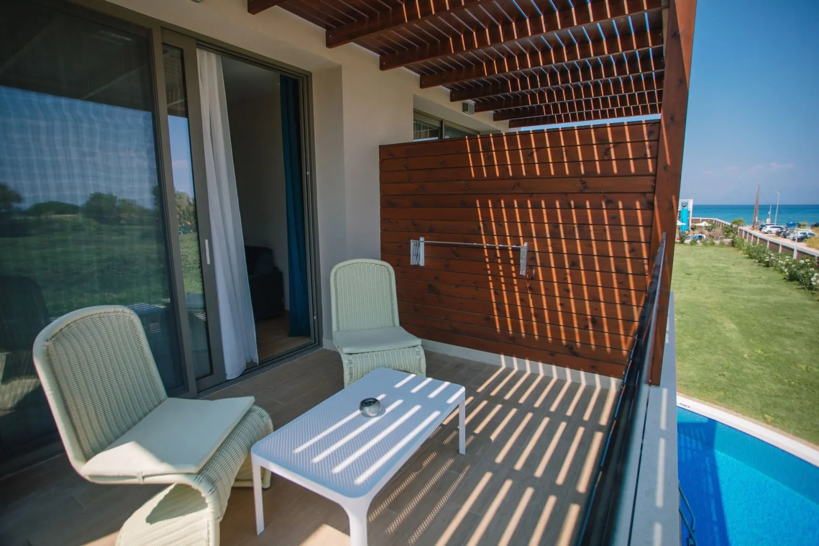 DELUXE DBL SEA VIEW
