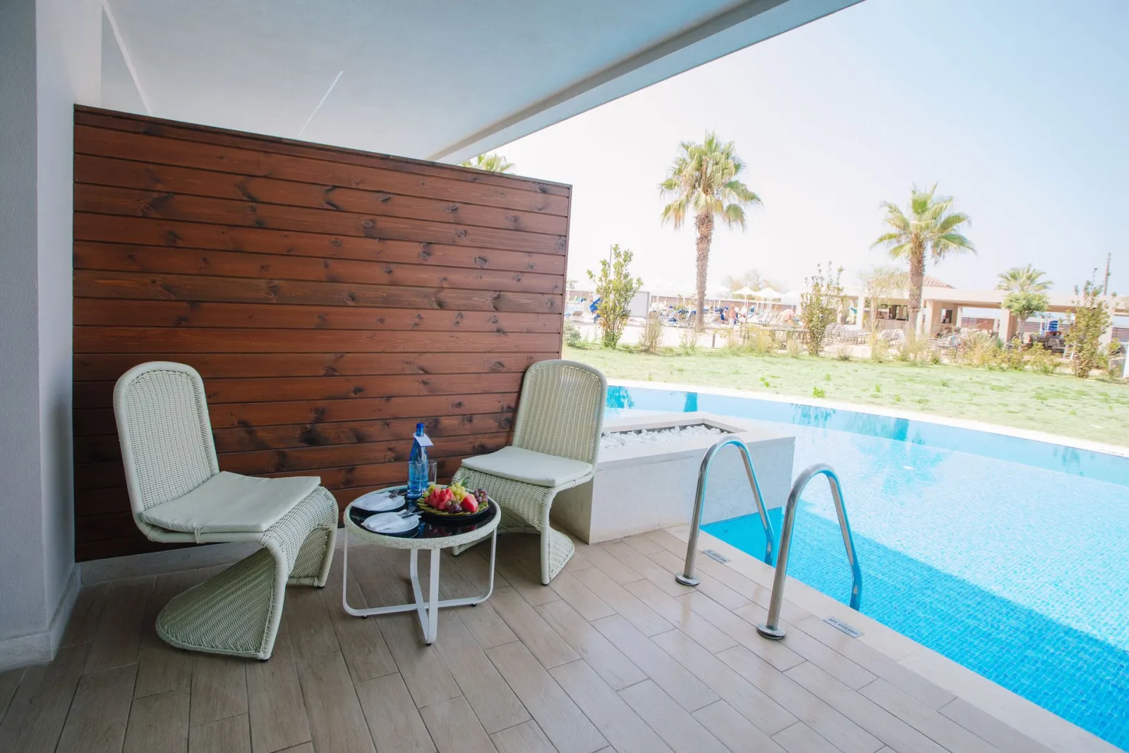 JUNIOR SUITE SWIM UP